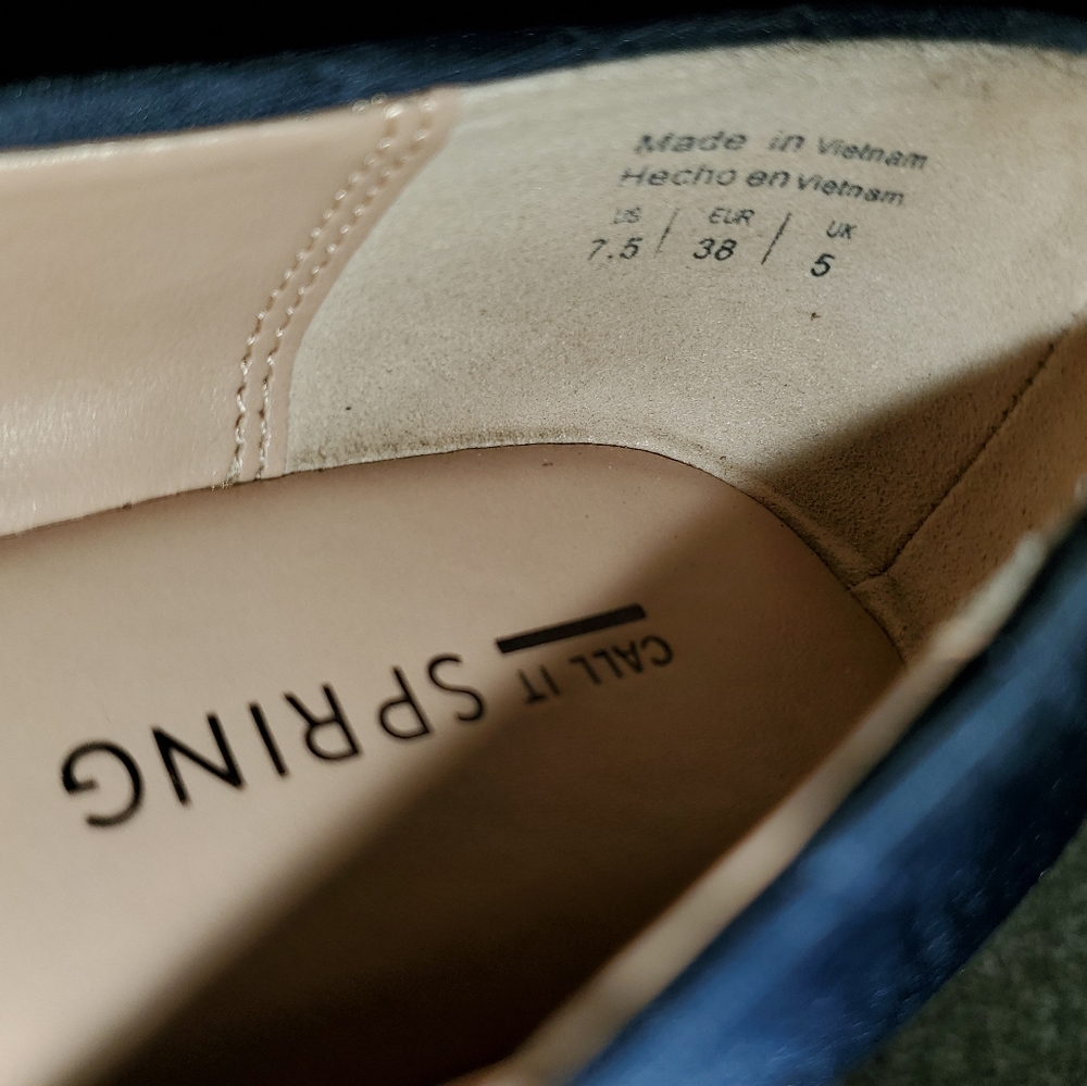 Shoes - Picture 3 of 3